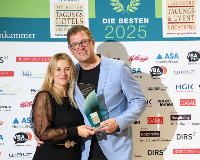 Abb. Alexander & Daniela Wurster für Vorreiterrolle geehrt