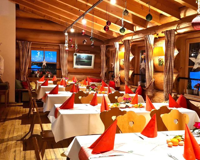 Abb. Ho ho hoch hinaus: Weihnachtsfeier in Alpenidylle